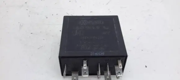 Volkswagen PASSAT B5 Other relay 4B0955531A 72WA401