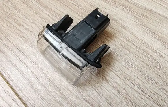 Peugeot 206+ Number plate light 03806900