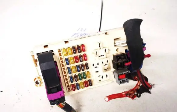 Alfa Romeo 147 Fuse box set 467463750 501208570090