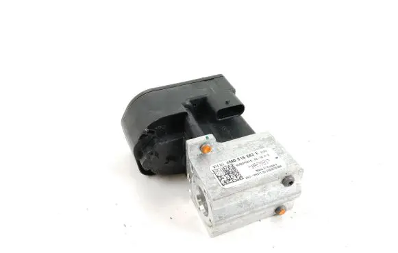 Porsche Taycan 9J1 Air conditioning (A/C) expansion valve 4M0816682E 2000010484 VE4A05N1B0400