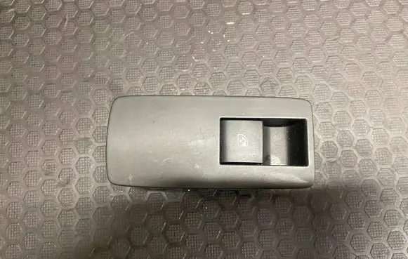 Opel Insignia A Electric window control switch 13301888