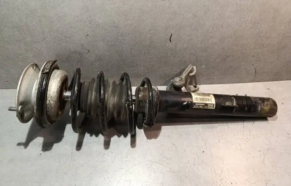 BMW 1 E81 E87 Front shock absorber with coil spring 6786020 E87V0023