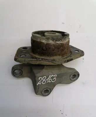 Mitsubishi Colt CZ3 Engine mount bracket MR961611
