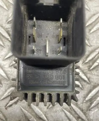 Opel Astra G Glow plug pre-heat relay