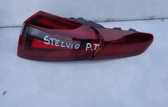 Alfa Romeo Stelvio Rear/tail lights