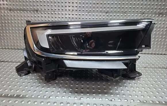 Opel Mokka B Headlight/headlamp S16874181 9834007980