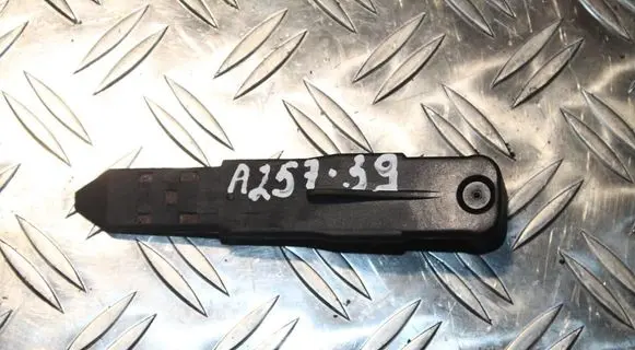Volvo XC60 Headlight/headlamp mounting bracket 30763155