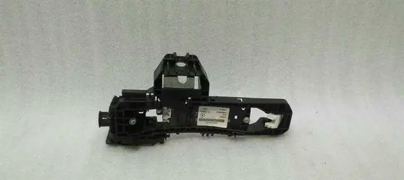 Rear door exterior handle/bracket