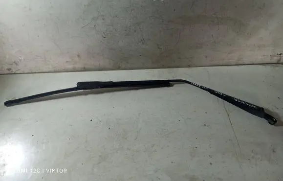 Opel Insignia A Front wiper blade arm 13223421