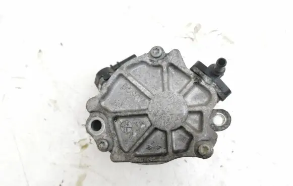 Peugeot 508 Vacuum pump