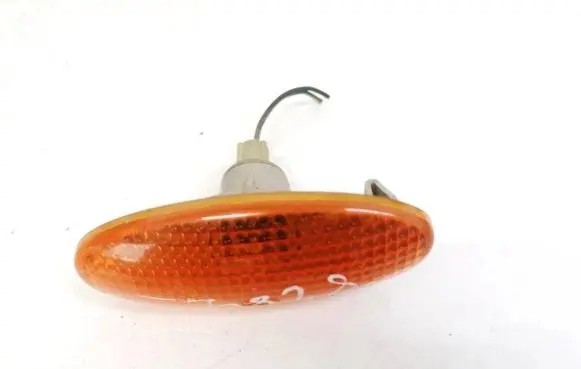 Nissan Almera Tino Front fender indicator light 23676210 236762-10