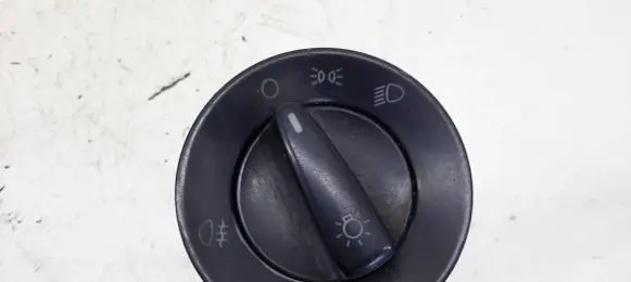 Volkswagen Golf IV Light switch 1C0941531 04052030 C1K1129W