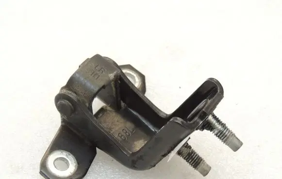 Suzuki SX4 S-Cross Rear door lower hinge 6943068LA0