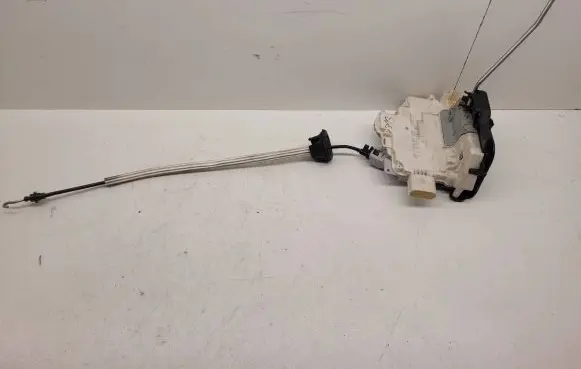 Audi A6 S6 C6 4F Front door lock 4F1837015