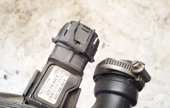 Renault Megane II Air pressure sensor 0281002573 8200194432
