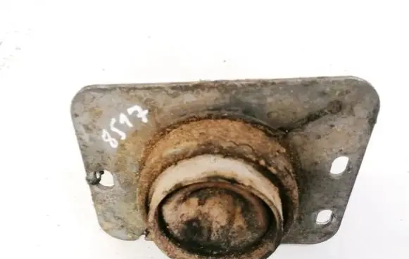 Opel Vivaro Engine mount bracket