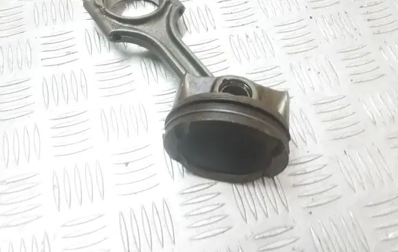 Volvo S60 Piston with connecting rod