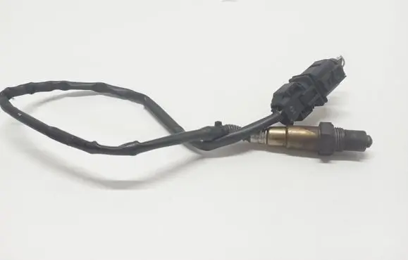 Volkswagen PASSAT B7 Lambda probe sensor 03L906262 0281004085