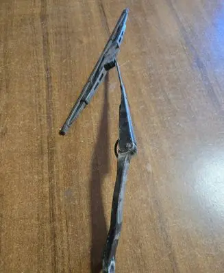 Nissan Terrano Rear wiper blade arm 