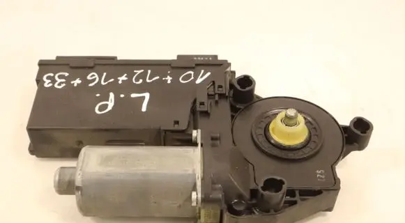 Seat Exeo (3R) Front door window regulator motor 8E1959801G
