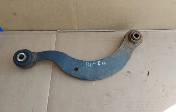 Toyota Avensis T270 Rear upper control arm/wishbone