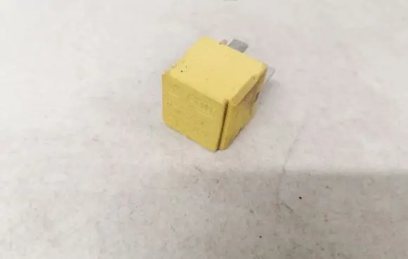 Opel Zafira B Other relay 90226846 4ra007793-06