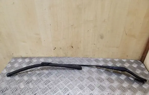 Volvo XC60 Front wiper blade arm
