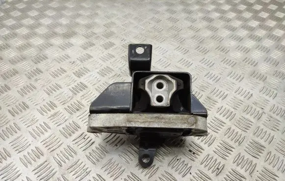 Hyundai Tucson TL Engine mount bracket 21830D3900