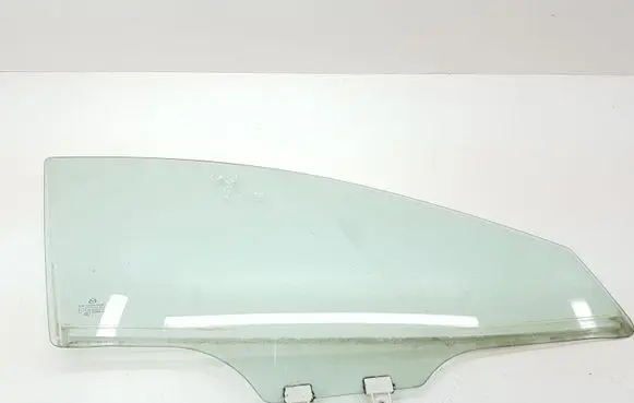 Mazda 3 II Front door window glass four-door E443R000071