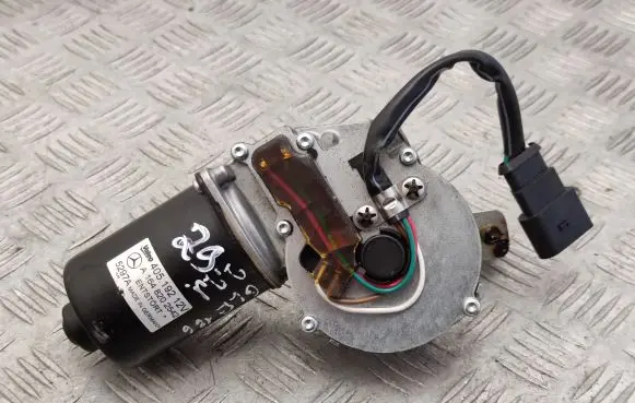 Mercedes-Benz GLE (W166 - C292) Wiper motor A1648202542