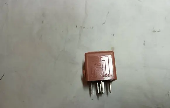 BMW 5 E60 E61 Other relay 1742690
