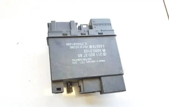 Mercedes-Benz CLS C219 Other control units/modules 2118203785 33500102