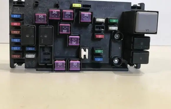 Subaru Forester SH Fuse module 82241SC020 907162