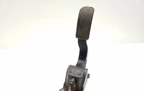 Mercedes-Benz Sprinter W906 Accelerator throttle pedal A9063000304 0280755025