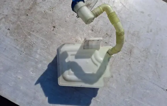 Volkswagen Scirocco Windshield washer fluid reservoir/tank 1K0955453Q 1K0955453S 1K0955453R
