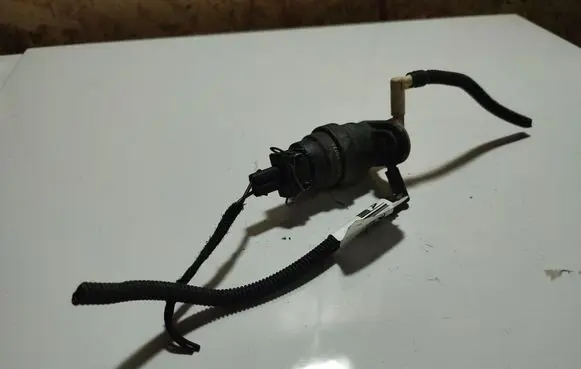 Opel Astra H Windscreen/windshield washer pump