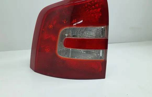 Skoda Octavia Mk2 (1Z) Headlight/headlamp