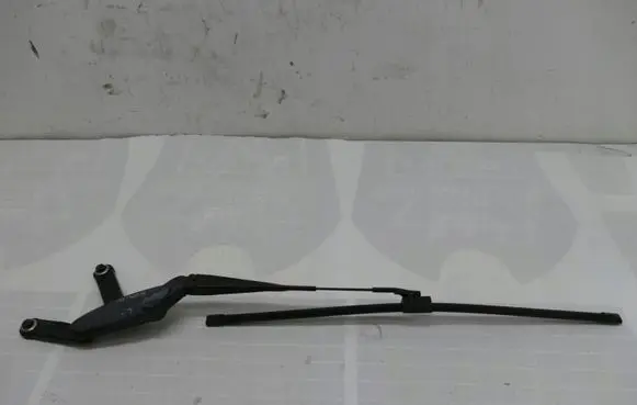 Mercedes-Benz S W220 Front wiper blade arm