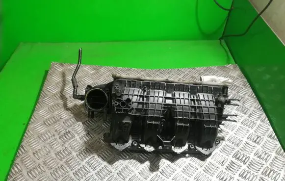 Volkswagen Golf VII Intake manifold 04E145749F