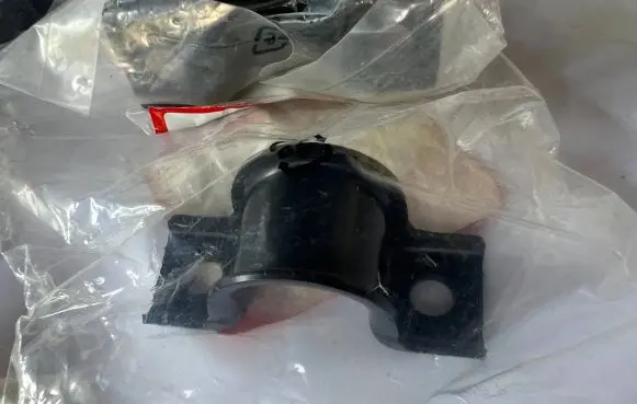 Honda CR-V Sway bar bush bracket, rear 52308-S10-000 52308S10000