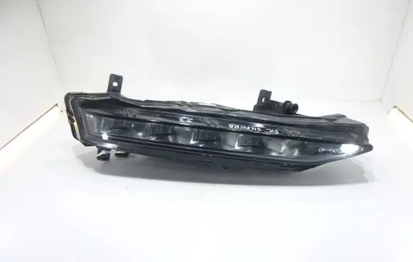 Skoda Superb B8 (3V) Front fog light 3V0941699B 90150336 F0GK18001