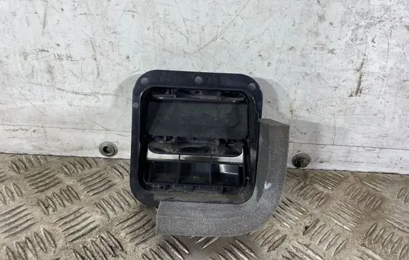Subaru Forester SK Quarter panel pressure vent 72651AE010
