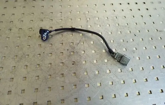 Volkswagen Polo IV 9N3 Crankshaft position sensor 9805940