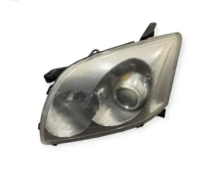 Toyota Avensis T250 Headlight/headlamp 