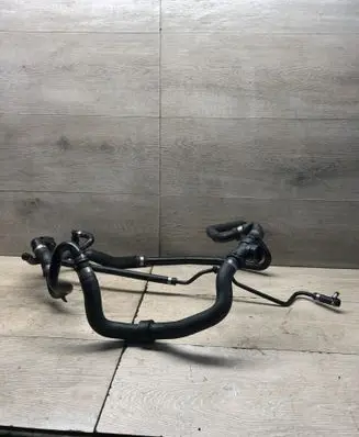 Mercedes-Benz C W204 Engine coolant pipe/hose A2125010024