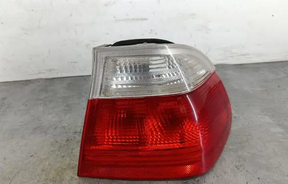 BMW 3 E46 Rear/tail lights 8383822