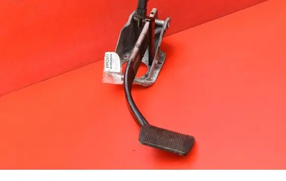 Jeep Grand Cherokee Accelerator throttle pedal 04581656AA
