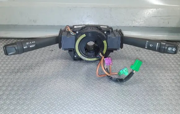 Volvo XC90 Wiper turn signal indicator stalk/switch 30658614