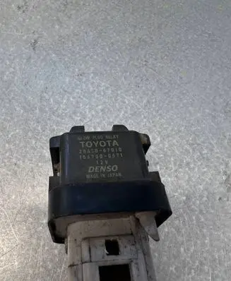 Toyota RAV 4 (XA30) Glow plug pre-heat relay 1567000671