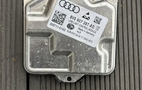 Skoda Kodiaq Headlight ballast module Xenon 8V0907397AD 20271101AD 00050612